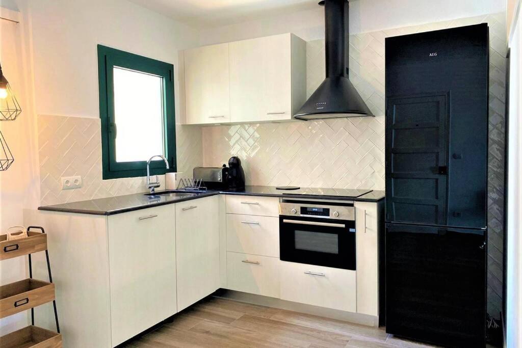 Passeig Ii - In Center With Sea Views Appartement *